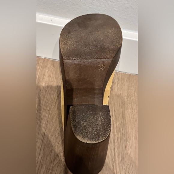 Lasocki 1970s style suede cutwork platform sandals.. Size 7.5 - Picture 5 of 8